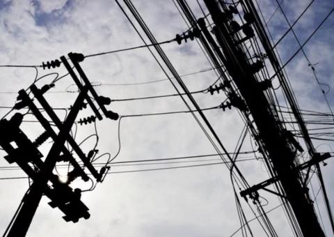 No Amazonas, homem morre eletrocutado ao tentar fazer ligação clandestina em poste 