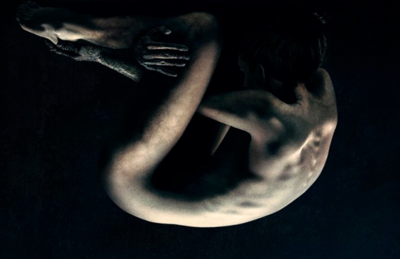 Terror Cadáver ganha trailer sinistro com atriz de Pretty Little Liars. Vem ver