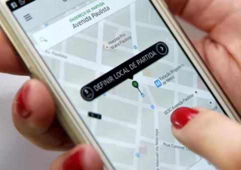 Motorista de aplicativo faz fotos de passageiras enquanto dormiam e fotos vazam na internet 