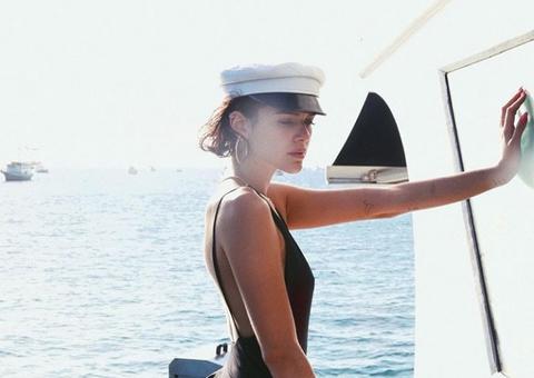 Bruna Marquezine afronta seguidora que a acusou de usar photoshop