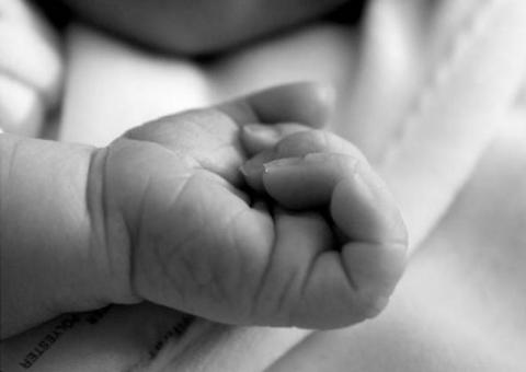 Casal é preso por suspeita de matar bebê, atear fogo no corpo e jogar restos em rio