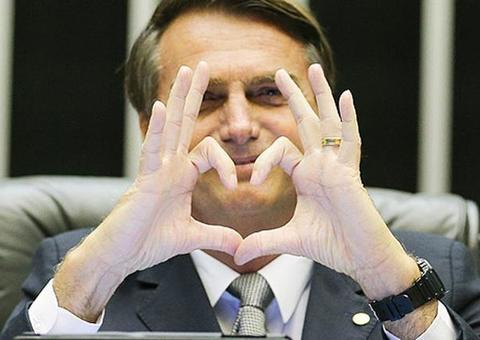 Bolsonaro volta a elogiar policiais que atuaram em assalto à loteria com reféns