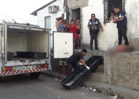 Em Manaus, moradores encontram corpo de homem estirado em calçada