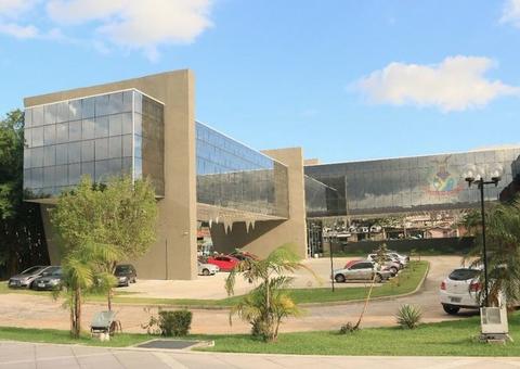 TCE suspende contrato de R$ 2,4 milhões para reforma de escola em Lábrea