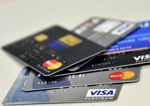 Um em cada três clientes ignora valor da fatura do cartão de crédito