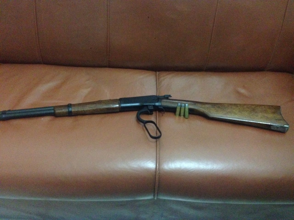 Professora é presa suspeita de matar adolescente com tiro de espingarda no Amazonas