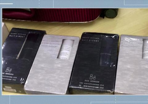 Polícia Federal apreende pistolas escondidas em embalagens de perfume 