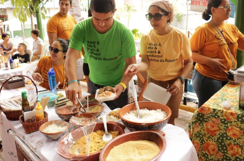 Feira da FAS mistura música e gastronomia neste domingo