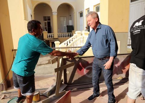 Prefeito inspeciona obras para a inauguração do Museu da Cidade de Manaus
