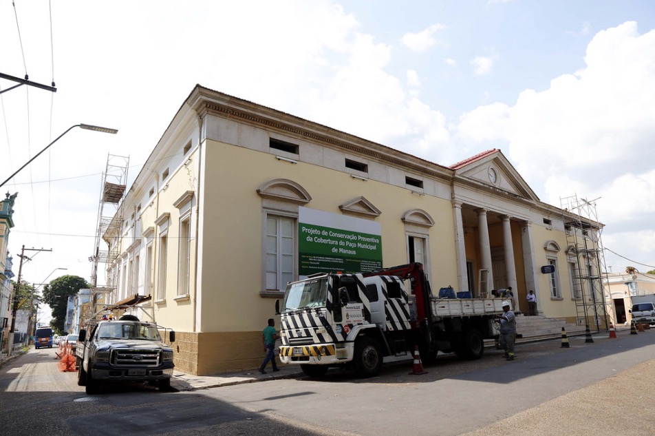 Prefeito inspeciona obras para a inauguração do Museu da Cidade de Manaus