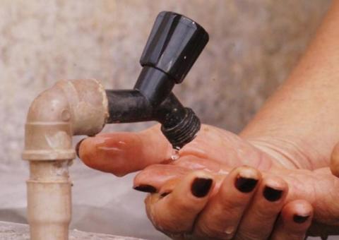 Após apagão,  moradores sofrem com calor e falta de água em Manaus