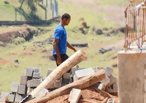 Justiça manda Bruno de volta para presídio após flagrante em bar