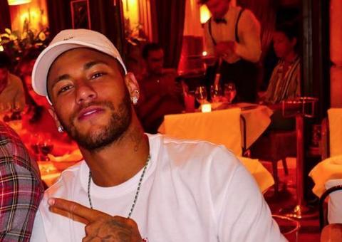 Neymar rebate após suposto flagra em boate com ex-affair