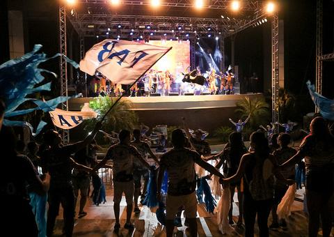 Com tradução simultânea em Libras, show inclusivo de Carlos Batata vai agitar Boi Manaus