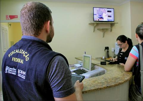 Farmácia de clínica particular é interditada em Manaus