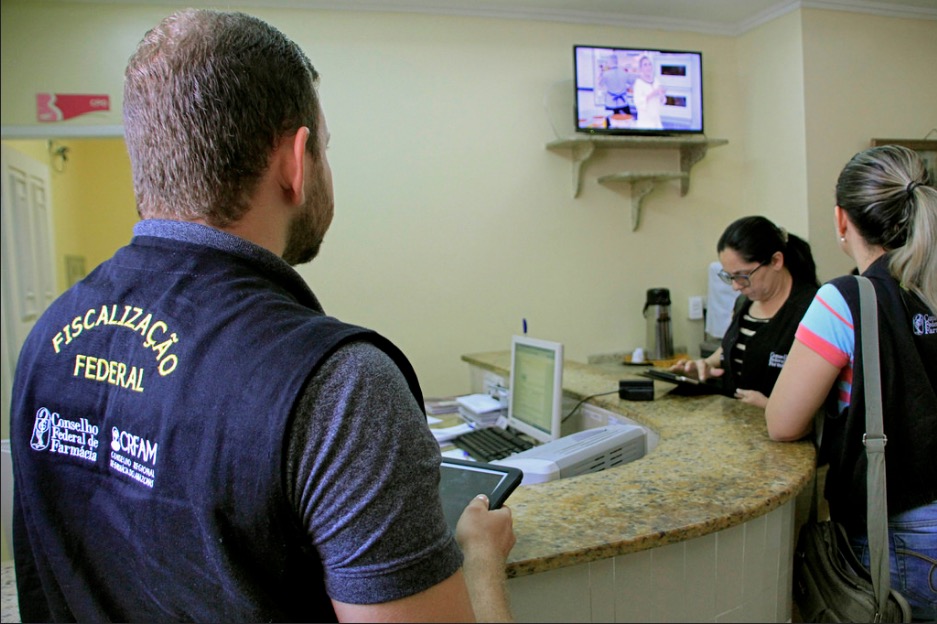 Farmácia de clínica particular é interditada em Manaus