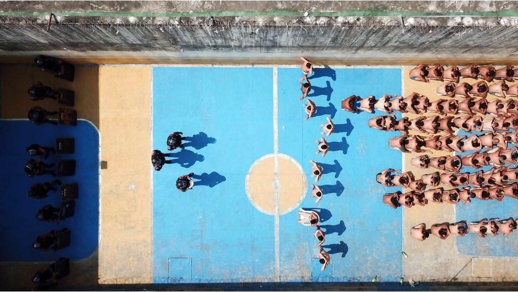 Cerca de 20 celulares, armas brancas e drogas são encontrados durante revista no CDPM