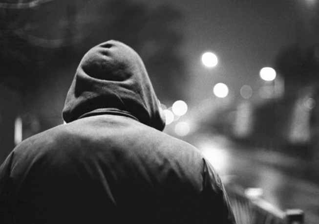 Homem é encurralado e baleado por criminosos em Manaus