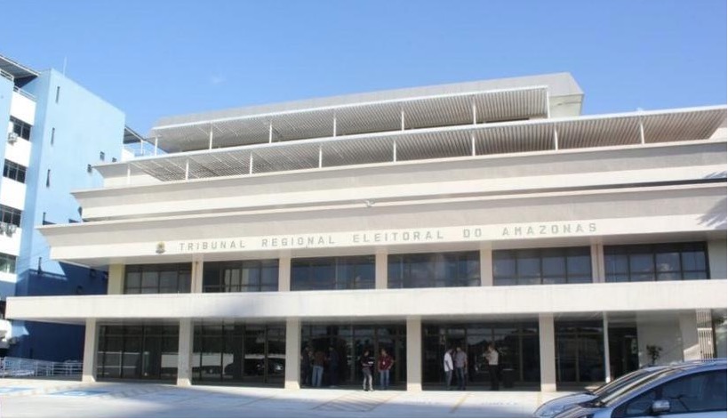 Advogados de Amazonino denunciam no TRE compra de votos no Amazonas