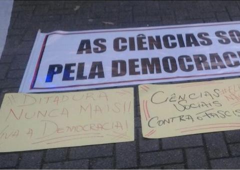 Nova edição do “Arte na praça” aborda a importância da democracia em Manaus