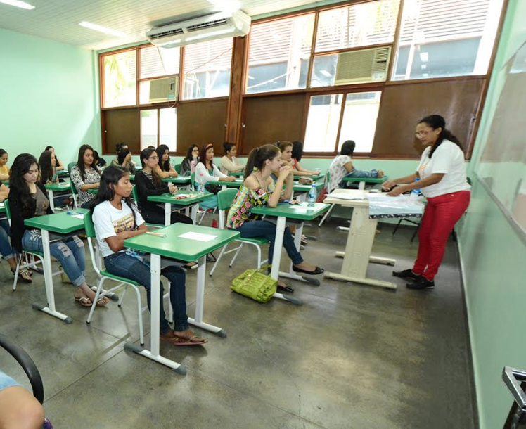 Provas do Vestibular e SIS da UEA são aplicadas a partir deste domingo