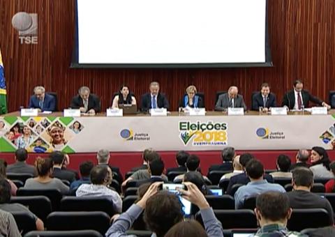 TSE se pronuncia sobre denúncias de esquema no WhatsApp ligados a campanha de Bolsonaro