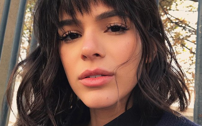  Bruna Marquezine curte comentário de internauta falando mal de 'parça' de Neymar