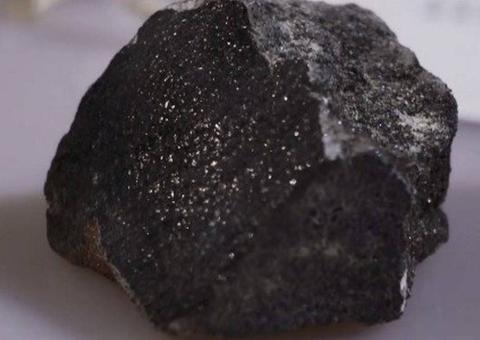 Meteorito raro e valioso é achado em escombros do Museu Nacional