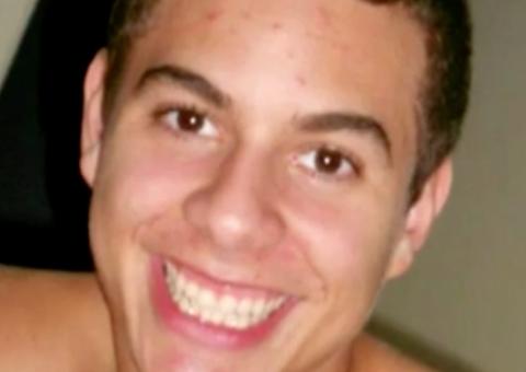 Jovem brasileiro que degolou e esquartejou tios e primos na Espanha vai a júri popular 