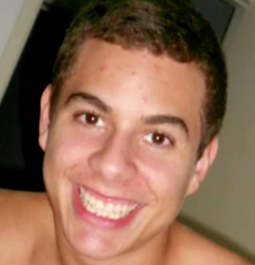 Jovem brasileiro que degolou e esquartejou tios e primos na Espanha vai a júri popular 