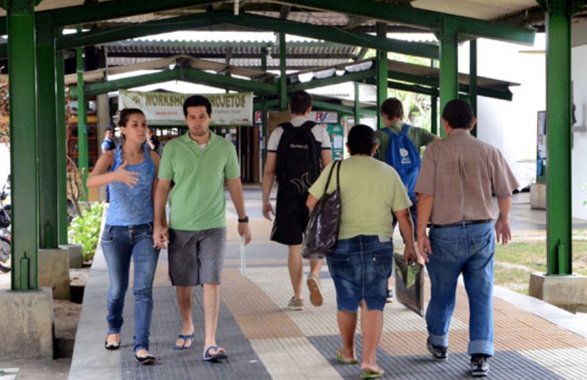 Equipe de Bolsonaro quer cobrança de mensalidade em universidades federais