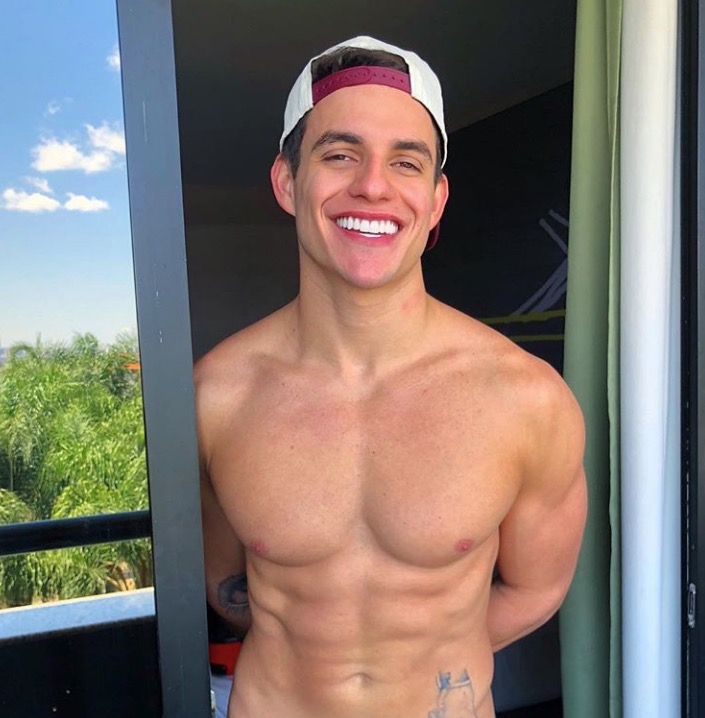 Ex-bbb Antônio Rafaski descobre filha e some sem registrar a criança