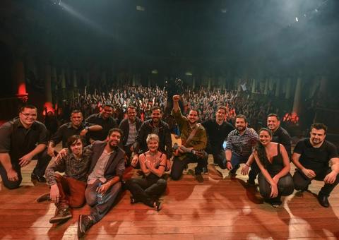Fãs fazem história no Teatro Amazonas no Oasis Day em Manaus