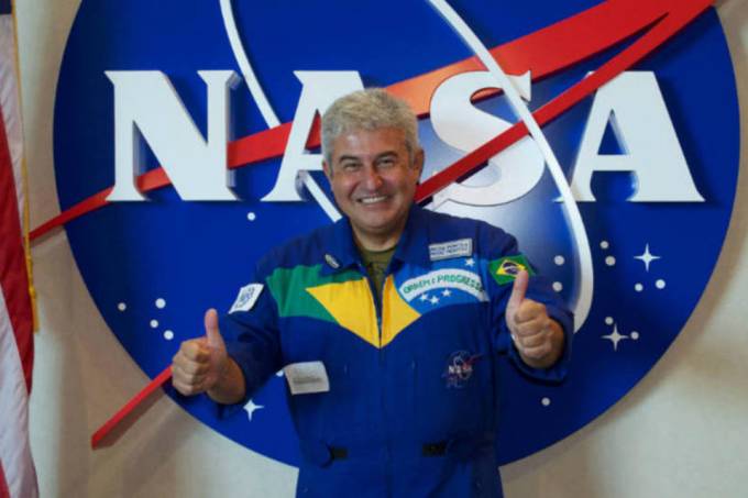 Primeiro astronauta brasileiro a ir ao espaço abre torneio de robótica em Manaus