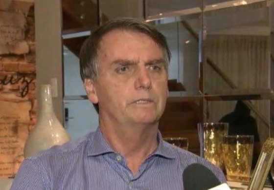 Bolsonaro pede desculpas por declarações do filho sobre fechar STF