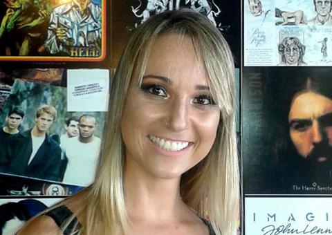 Mulher morre após fazer lipo e colocar silicone em clínica