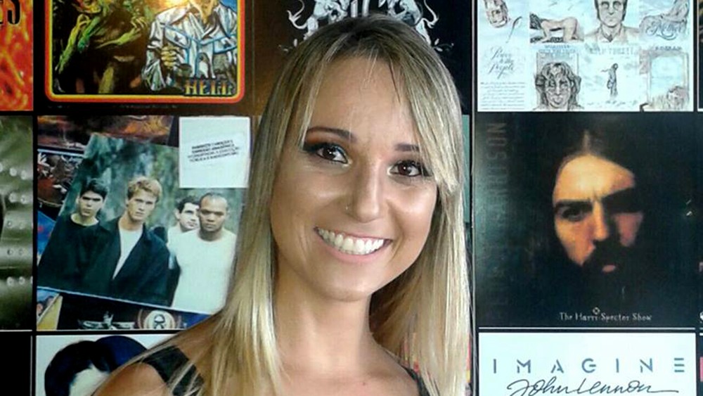 Mulher morre após fazer lipo e colocar silicone em clínica