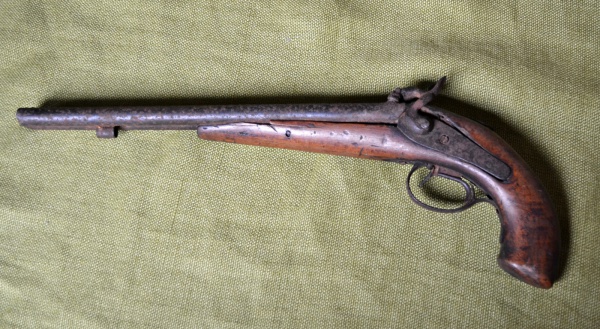 Menino leva tiro de espingarda na cabeça durante brincadeira com irmão