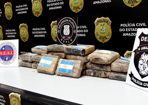 Polícia apreendem 20 kg de drogas em embarcação no porto de Manaus 