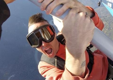 Gravando clipe, rapper não consegue abrir paraquedas e tem morte trágica