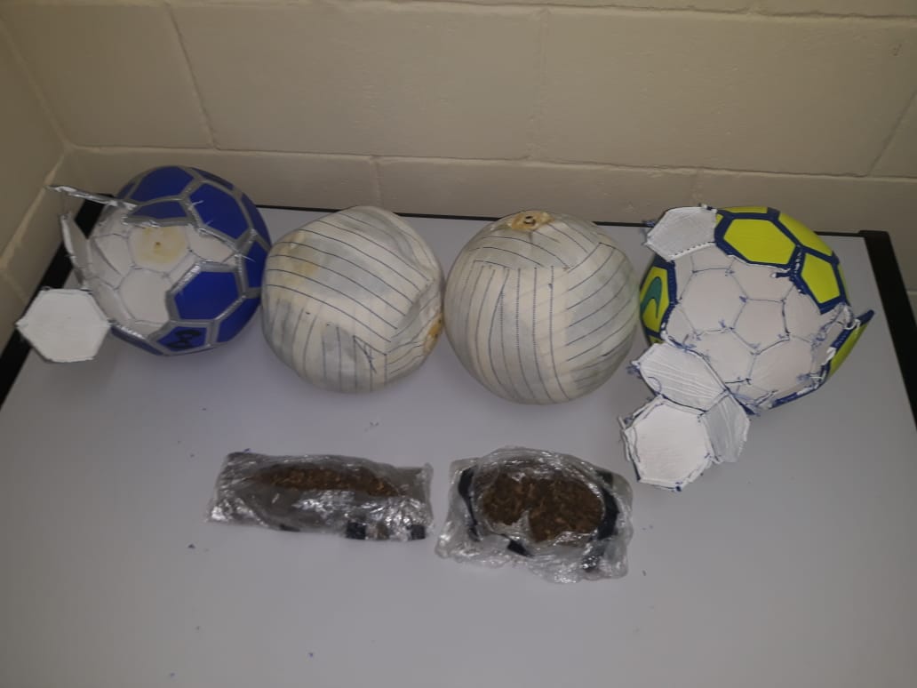 Mulher tenta entrar no IPAT com drogas escondidas em bolas e acaba detida