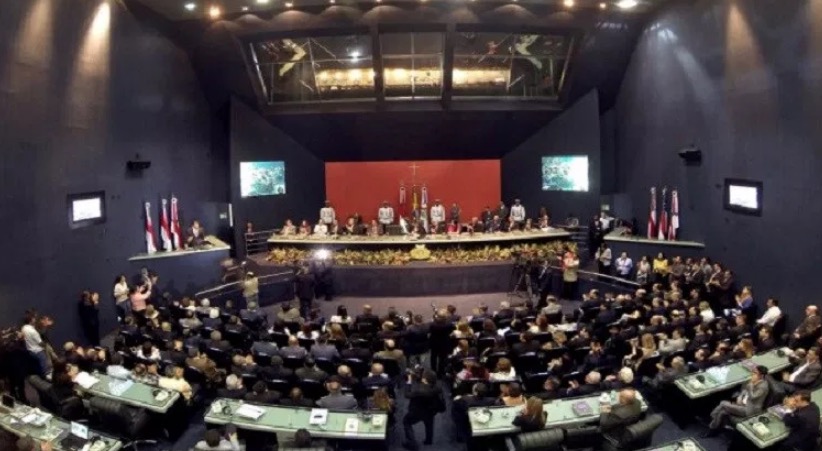 Deputados já articulam formação de nova mesa diretora na ALEAM