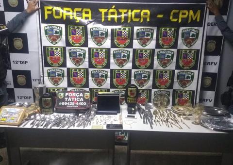 Polícia apreende armas e mais de R$ 100 mil em joias durante operação em Manaus