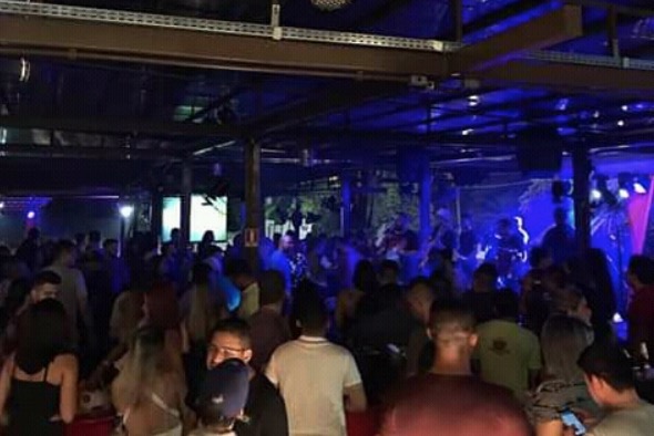 Moai Restobar apresenta 'Black Party' com open bar a noite toda nesta sexta 