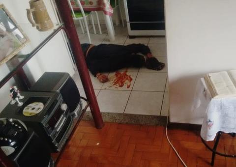 Com ketchup, suspeito encena própria morte nas redes sociais para escapar da polícia