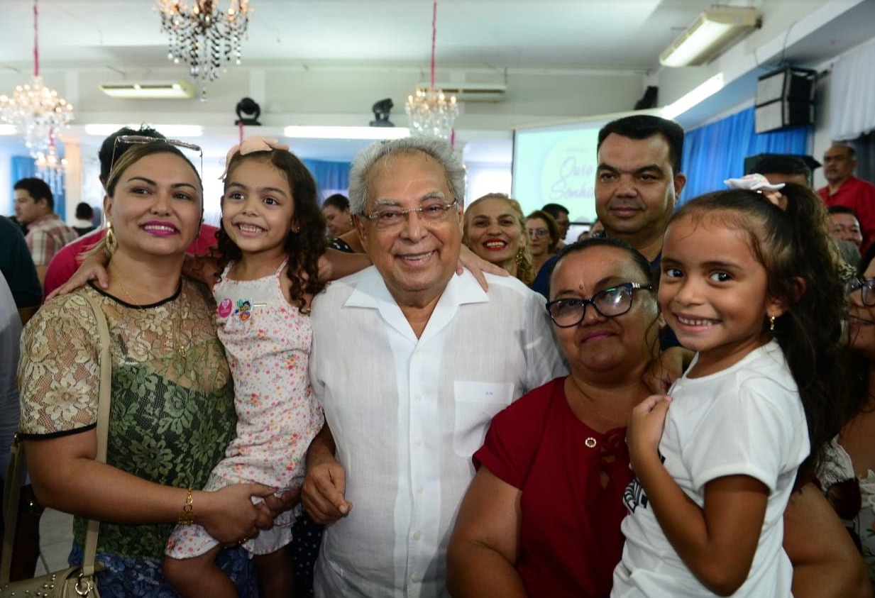 Amazonino afirma que vai quintuplicar o número de escolas militares no Estado 