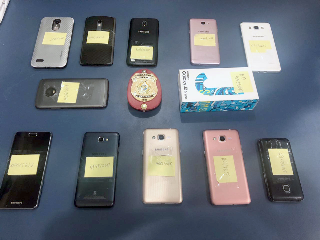 Polícia recupera 15 aparelhos celulares roubados e prende jovem por receptação no Amazonas  