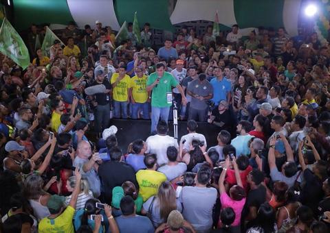 Wilson Lima grava último programa com evento em bairro de Manaus