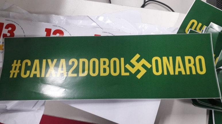 Universitários são detidos com cartazes associando Bolsonaro ao nazismo em Manaus