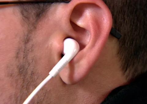 Você sabia que pode pegar doenças por compartilhar fone de ouvido? Saiba mais